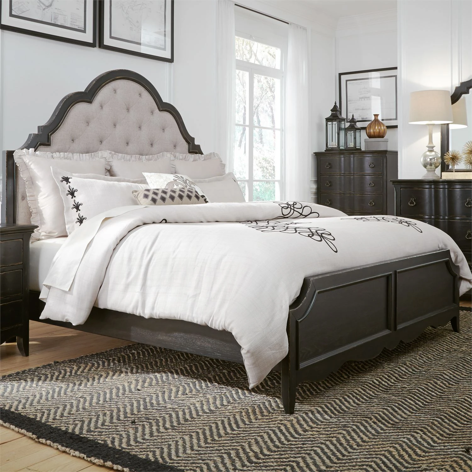 Chesapeake Upholstered Bed Chesapeake Upholstered Bed - Image 1