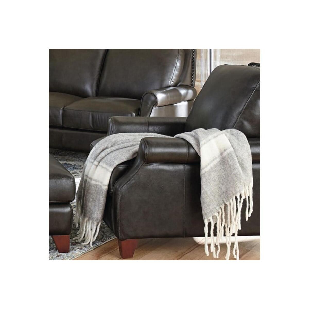 Club Level Greyson Casual Power Recliner Club Level Greyson Casual Power Recliner - Image 1