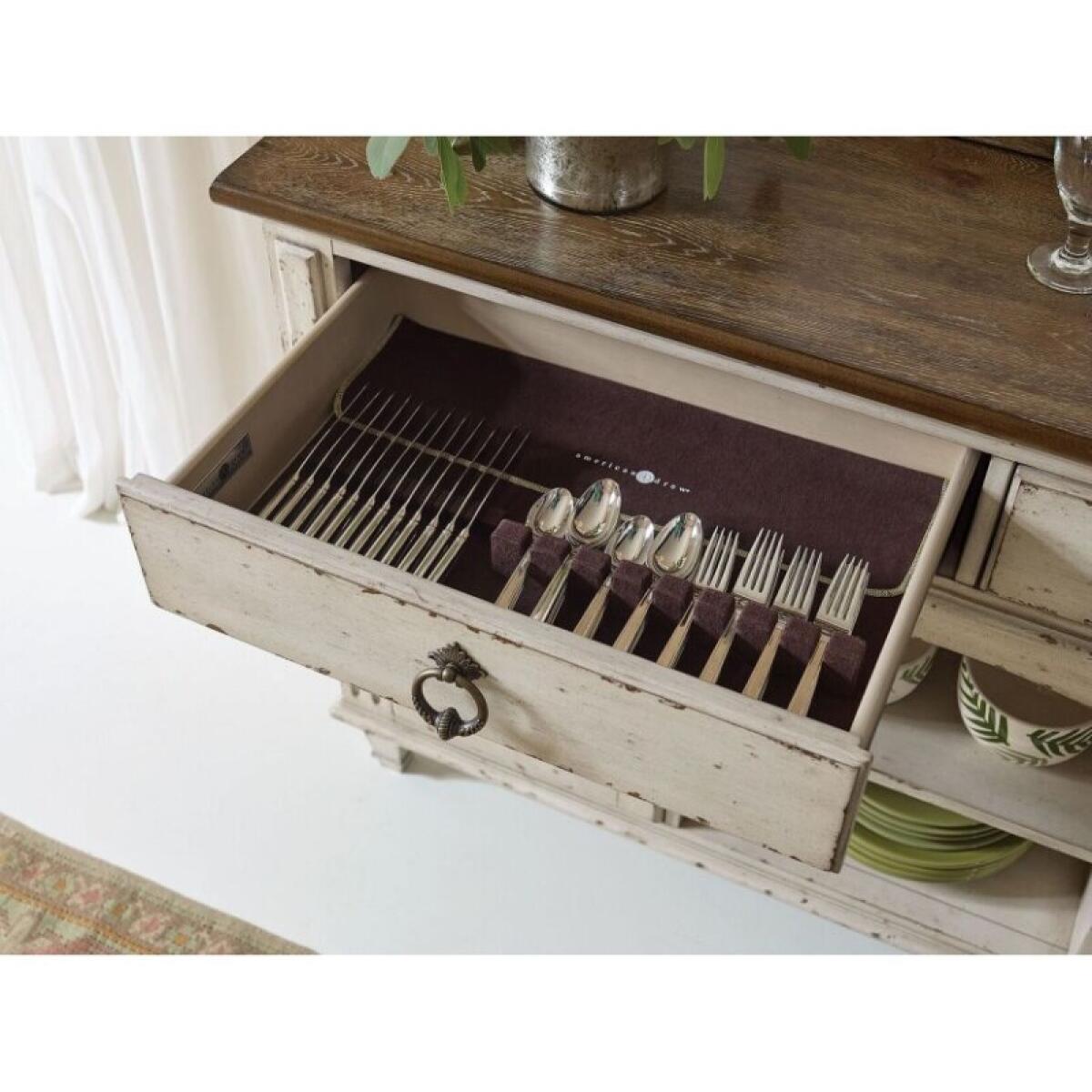 0447c11515674625b1d1bd05817dc632 Southbury Server - Image 1