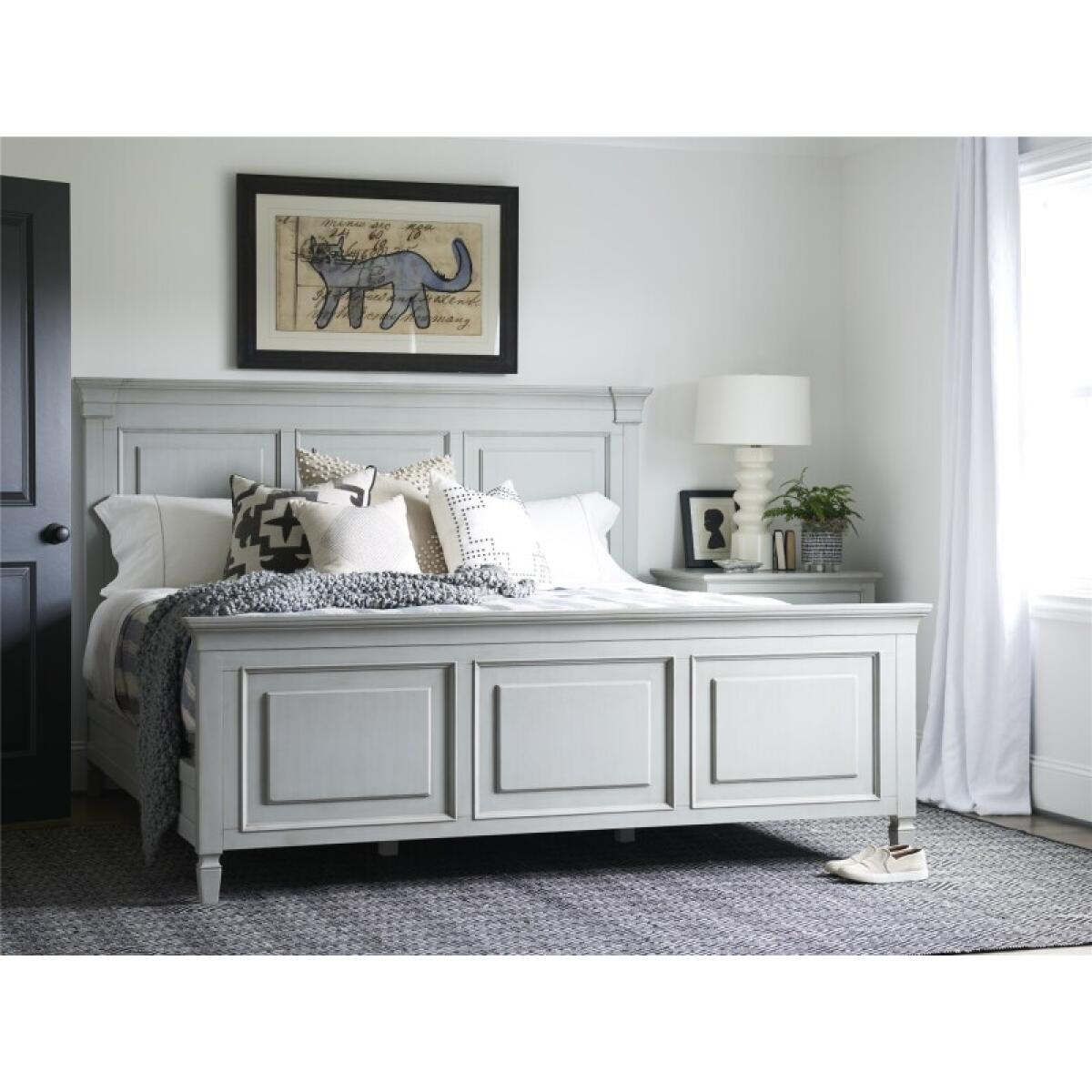 0c98fe462e5d80122c69bb065b3bb680 Summer Hill Queen Panel Bed - Image 1