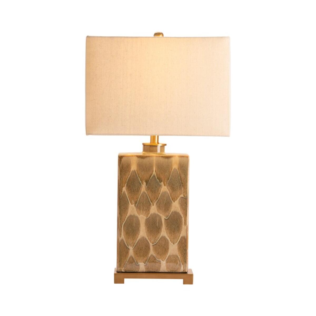 11d4e4120e77b31f5546047ea02e9ea0 Diamond Table Lamp - Image 1