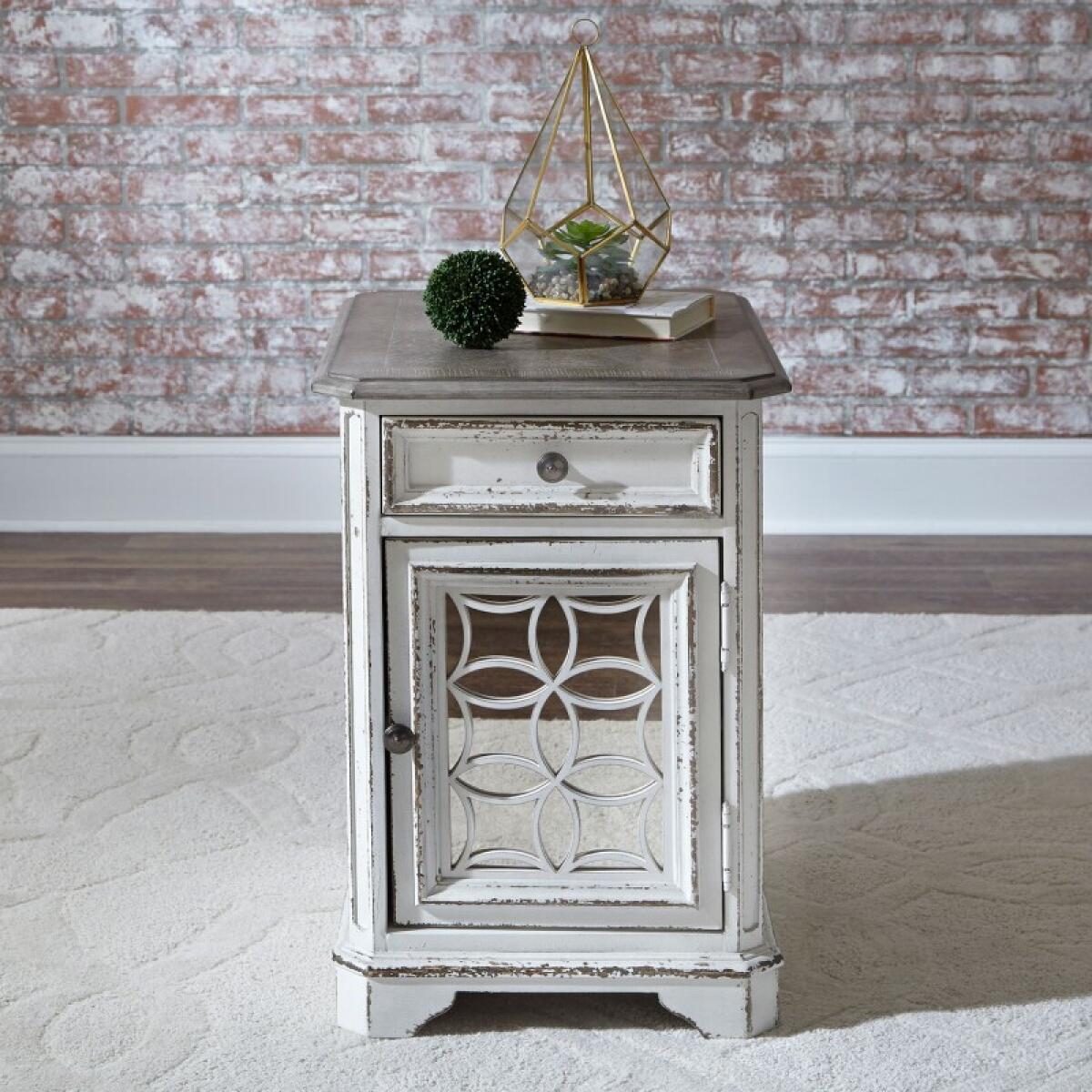 191efb2549ee96680c7f57aae1195f94 Magnolia Manor Chair Side Table - Image 1