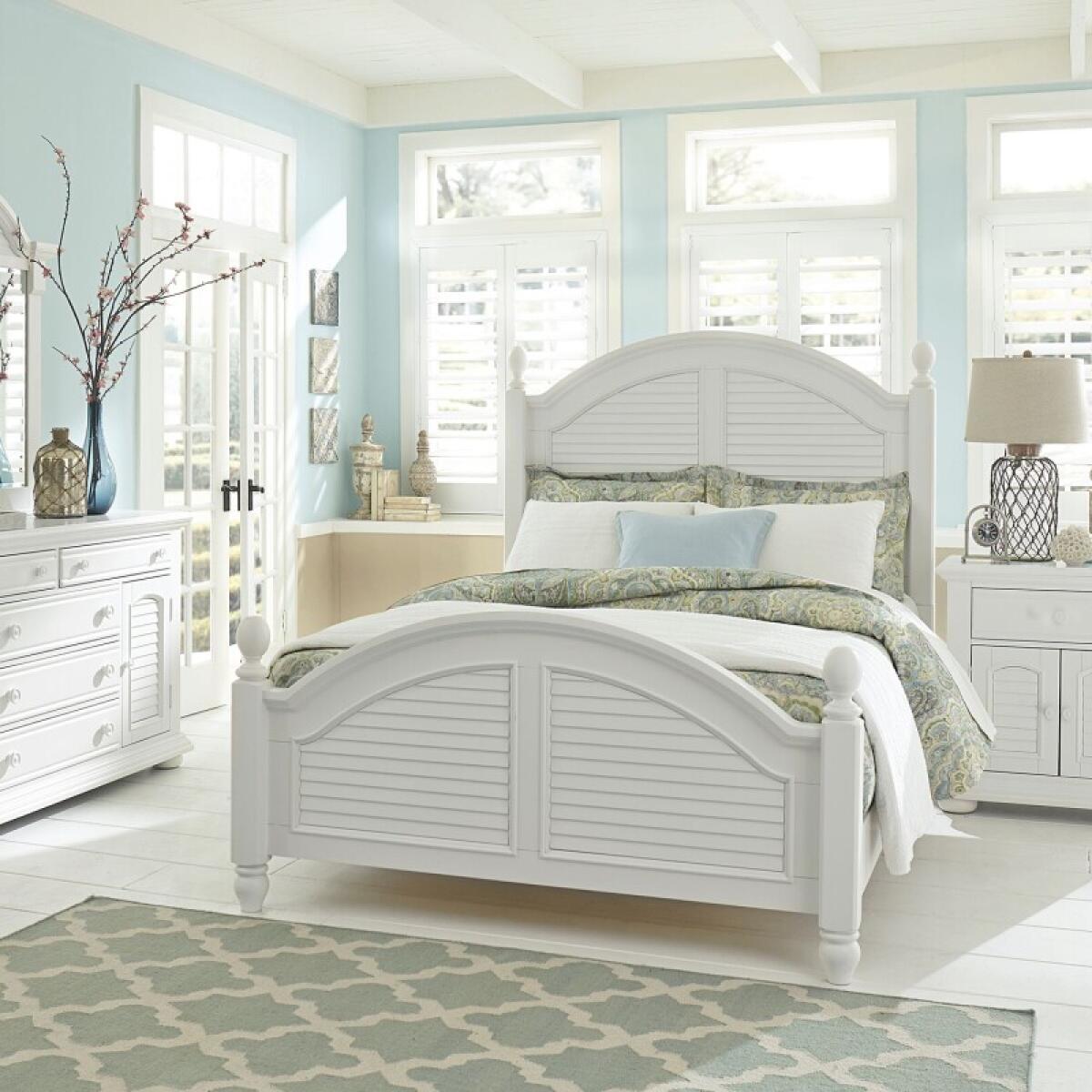 5859a6ce8213c7bff5ee574dd2aa73e0 King Poster Bed, Dresser & Mirror, Chest, Night Stand - Image 1