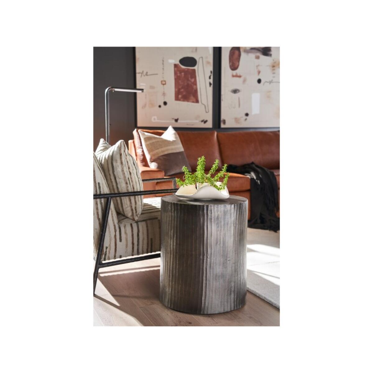 600dda91278e2b8dd40153da7532a472 Modern Asher Round End Table - Image 1