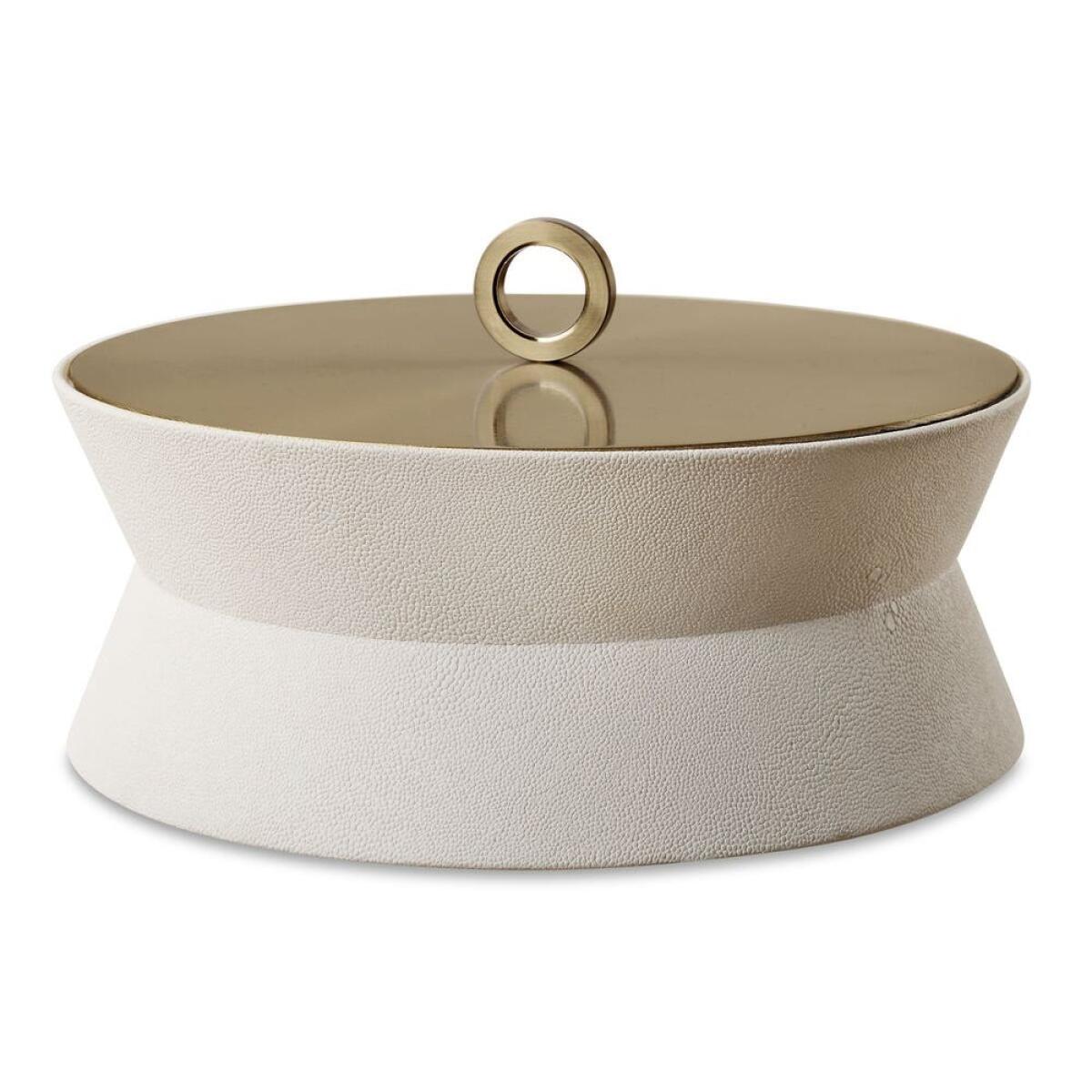 626d9b6e0676130814c05110543d6a67 Luxe, Round Box - Image 1