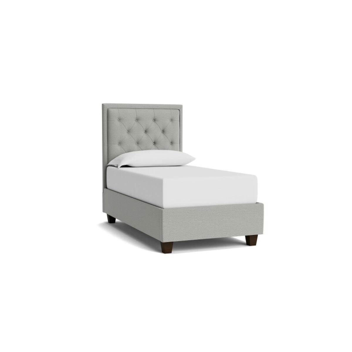 Manhattan Tufted Upholstered Bed Beds Bassett Furniture 2 Manhattan Tufted Upholstered Bed Beds Bassett Furniture 2