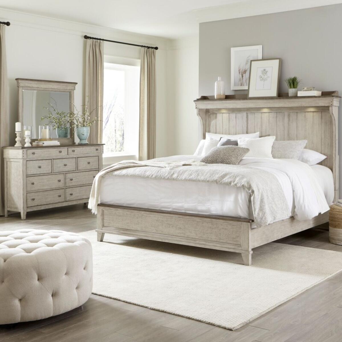 8341b6fceb829ca07ff2e38a81c1e355 Ivy Hollow Queen Mantle Bed, Dresser & Mirror - Image 1