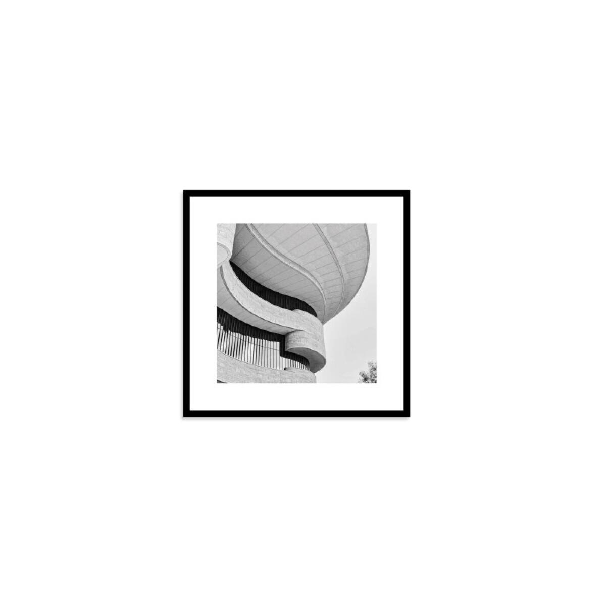84f15a2bedfee178a171943bd132e208 Native Curves 1 - Image 1