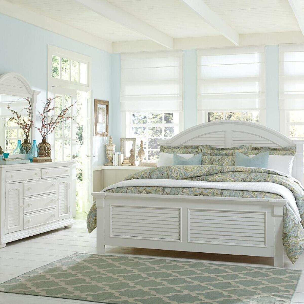 93047cf57937966b45963f480fe953be Summer House I Queen Panel Bed, Dresser & Mirror - Image 1