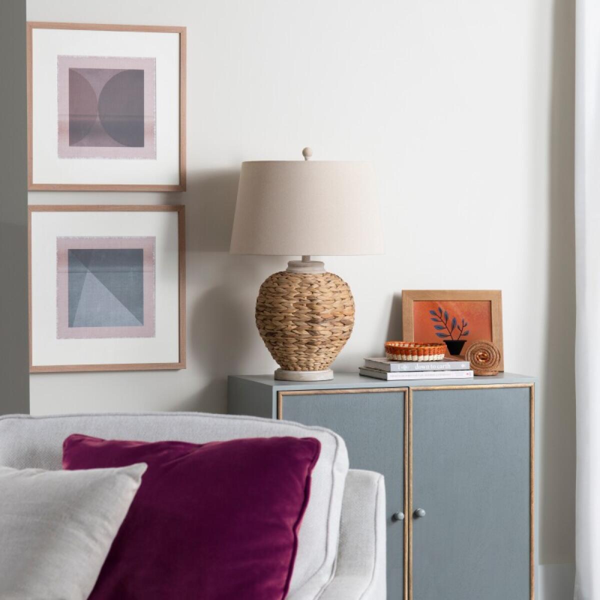 9593c4a73382134adbae01912ea26201 McKenna Table Lamp - Image 1