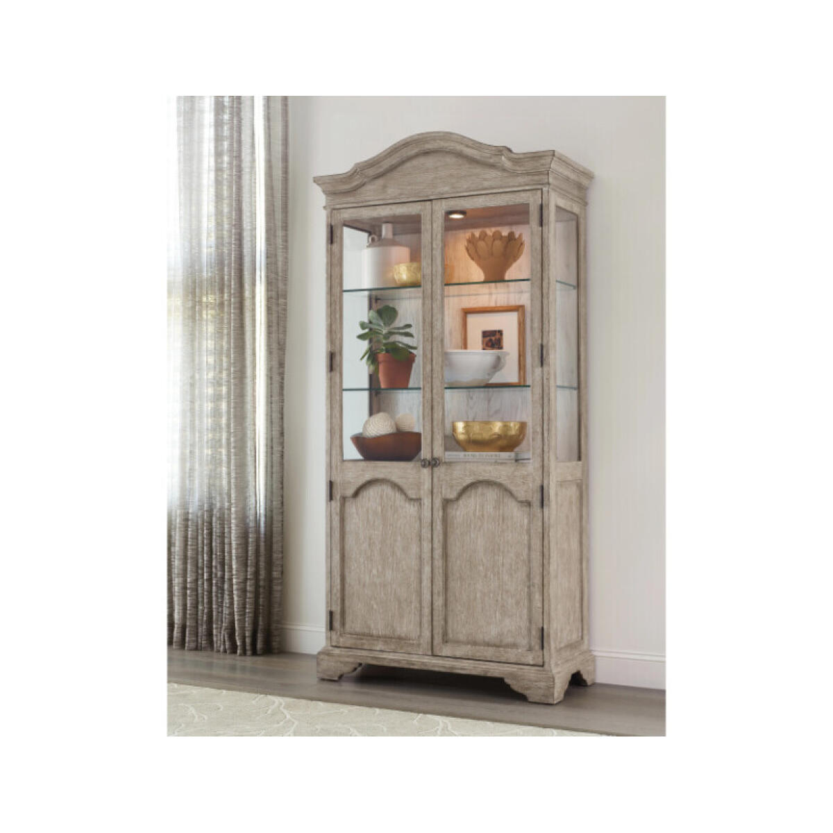 96795b6dc15a5c9e77bd79d78719f2a8 Cambric Display Cabinet - Breve - Image 1