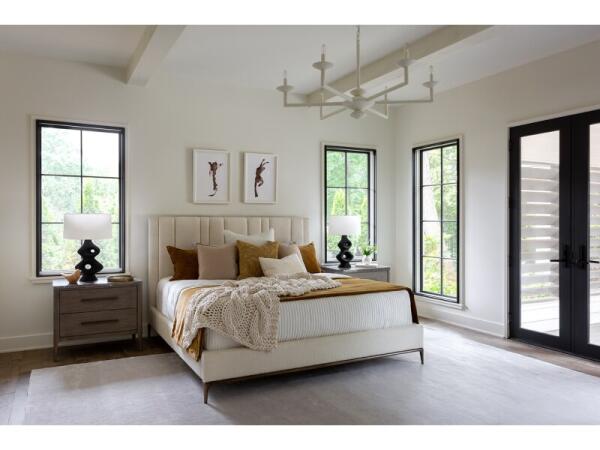 Erinn V x Universal Summerland Uphol Bed King - Image 4