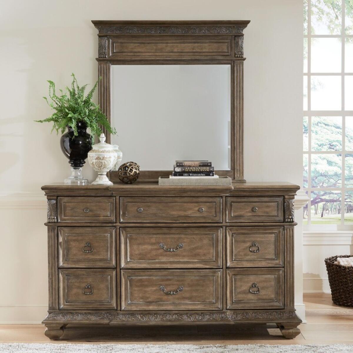 aee94d37fe7a100c813081433f8851dc Dresser & Mirror - Image 1