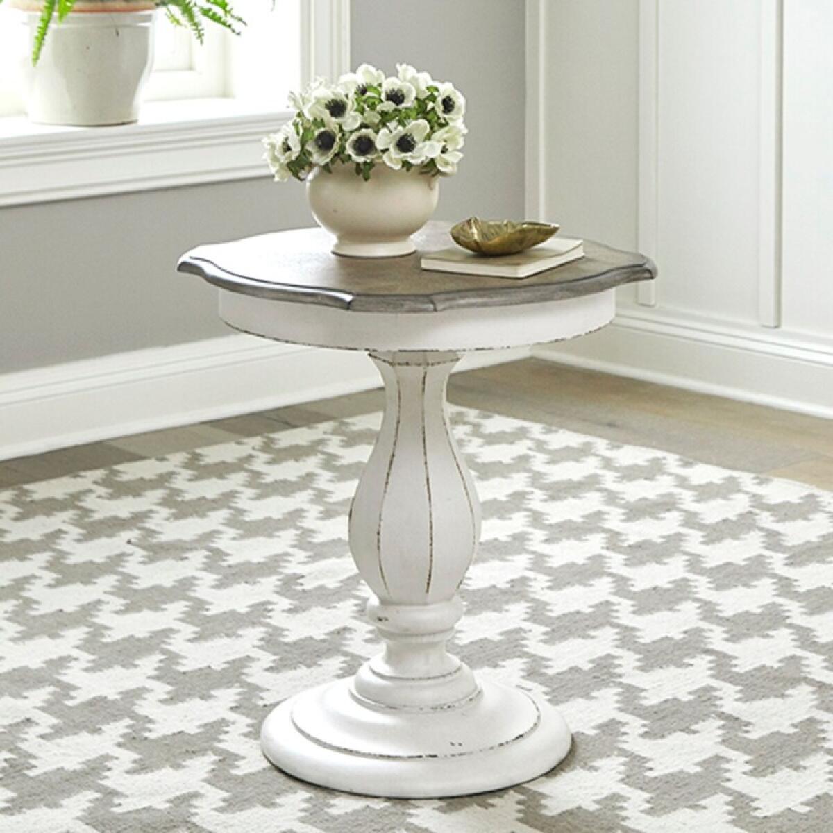 b56e4eab62b96c58faca1566ca184f3b Magnolia Manor Round Accent Table - Image 1