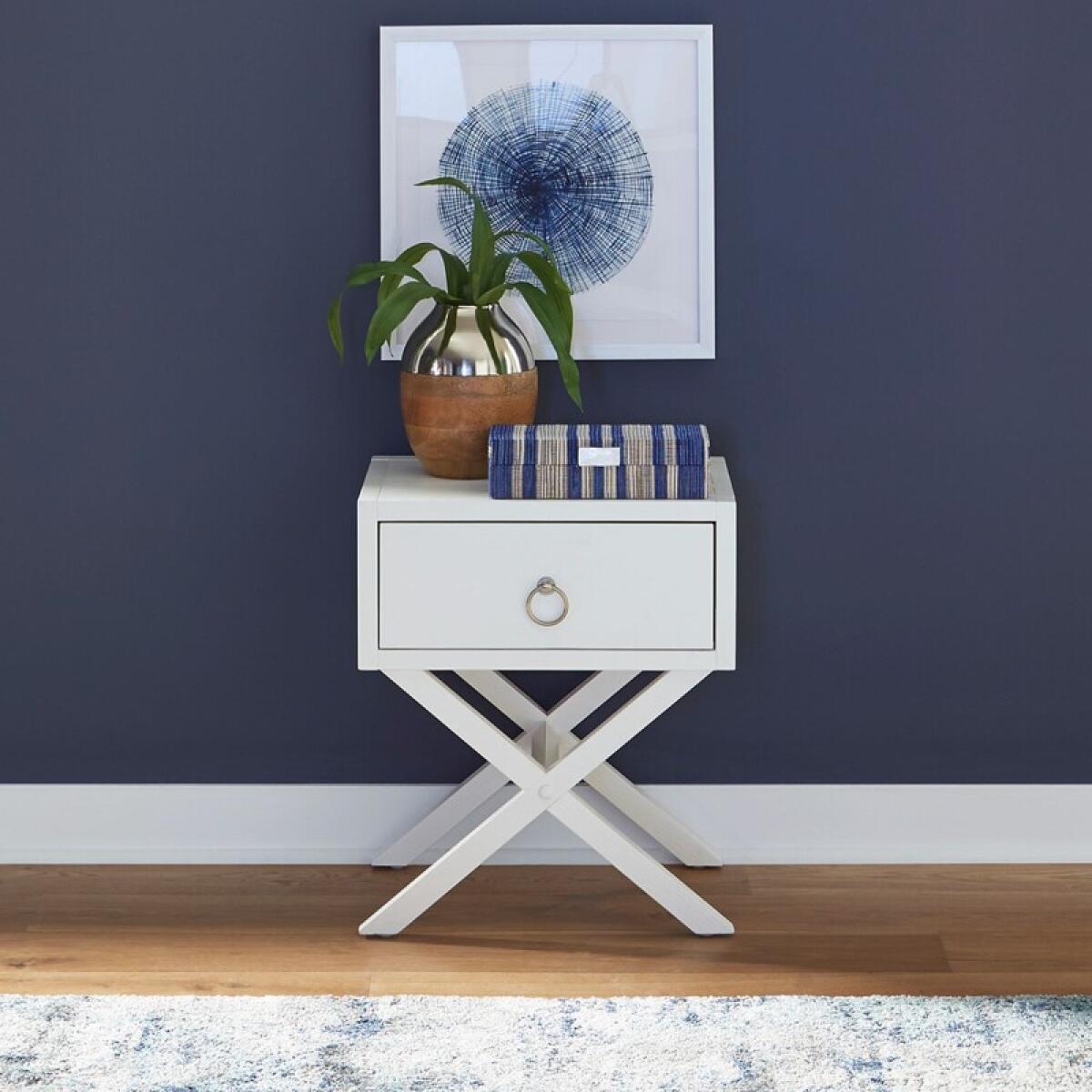 bf75f7076542c75b162412a00773e723 East End 1 Drawer Accent Table - Image 1