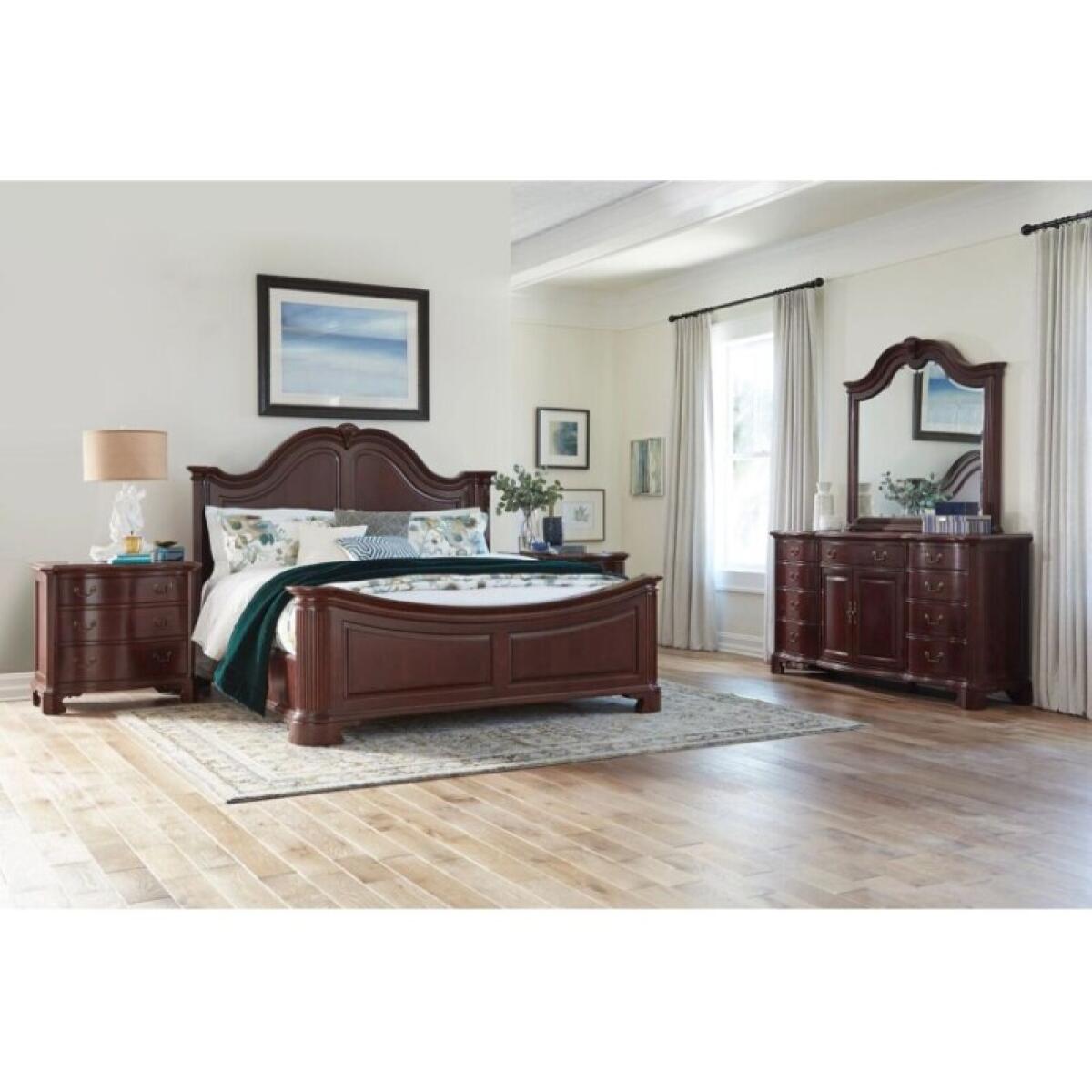 d16e797bc91b9a6242f28eb29842afc3 Cherry Grove Mansion Queen Bed Complete - Image 1