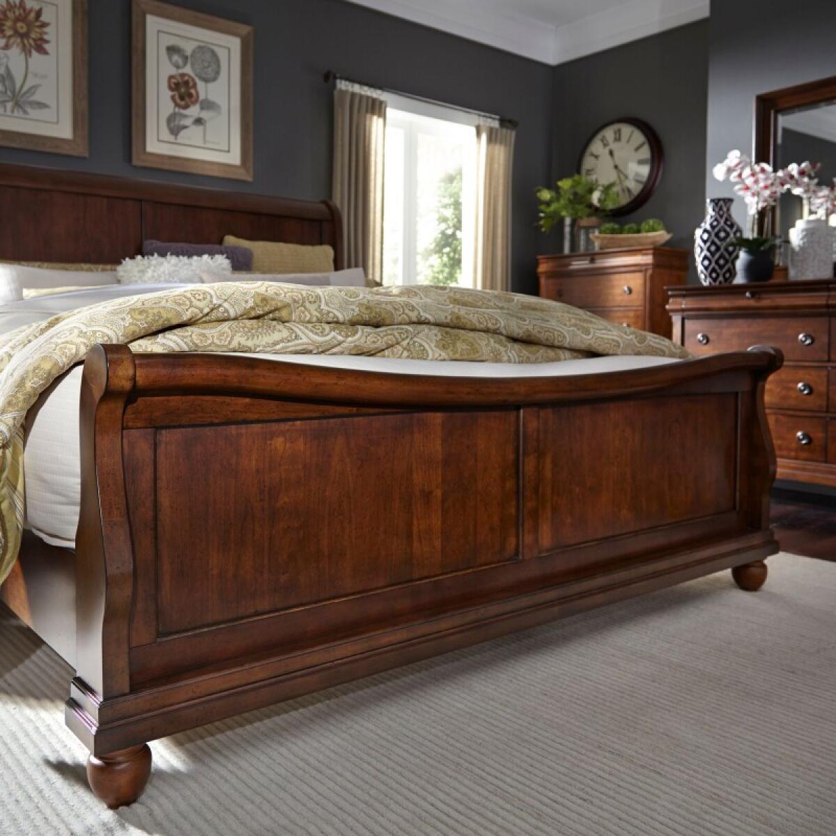 d7b8cb2d02027a342023307582f09404 Queen Sleigh Footboard - Image 1