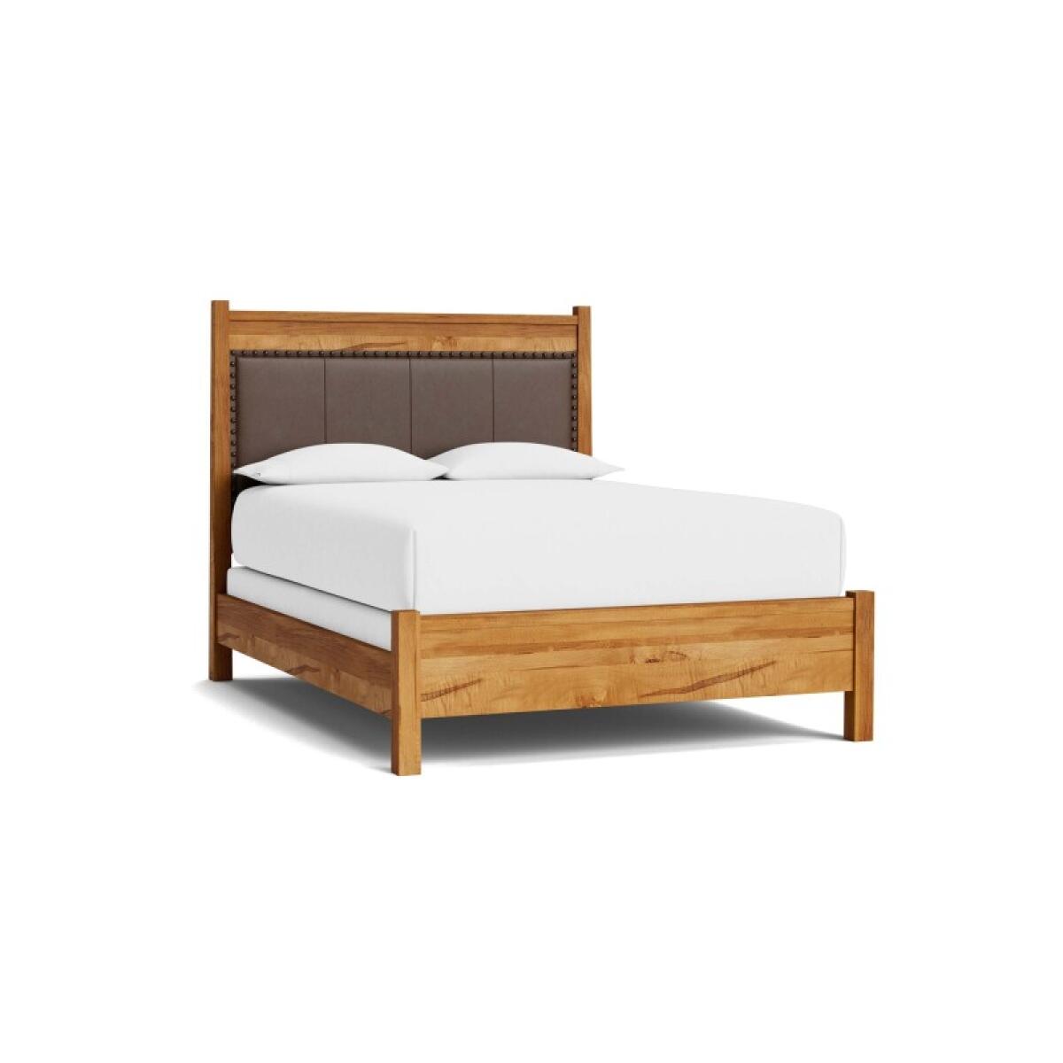 dd1c0ec9baa82c5b27c6337255a68471 Heritage Leather Upholstered Bed - Image 1