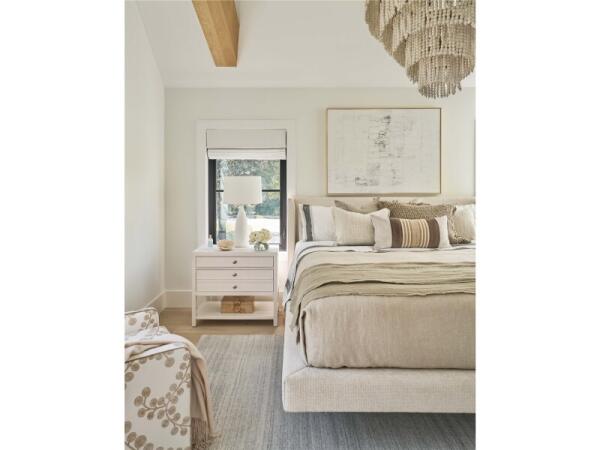 Weekender Coastal Living Home Collection Sainte-Ann Upholstered Bed King - Image 5