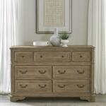 Magnolia Manor 7 Drawer Dresser Dressers Brown 16