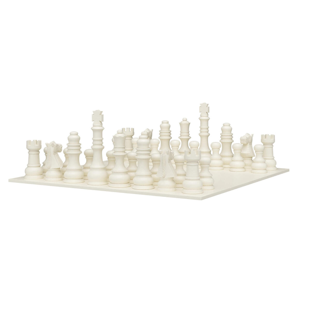 66bf69c08cd44b2150686b8a4c2694bf Gentlemen's Club Chess Set - Image 1