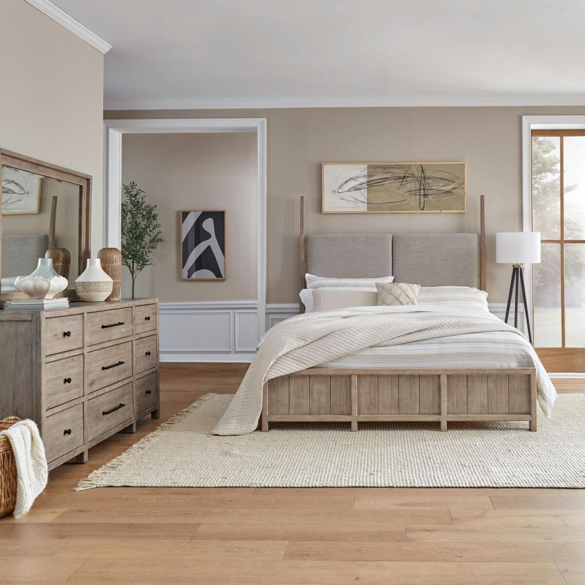 016aa23fce783fd424810652c7f43037 Proximity Place King California Poster Bed, Dresser & Mirror - Image 1