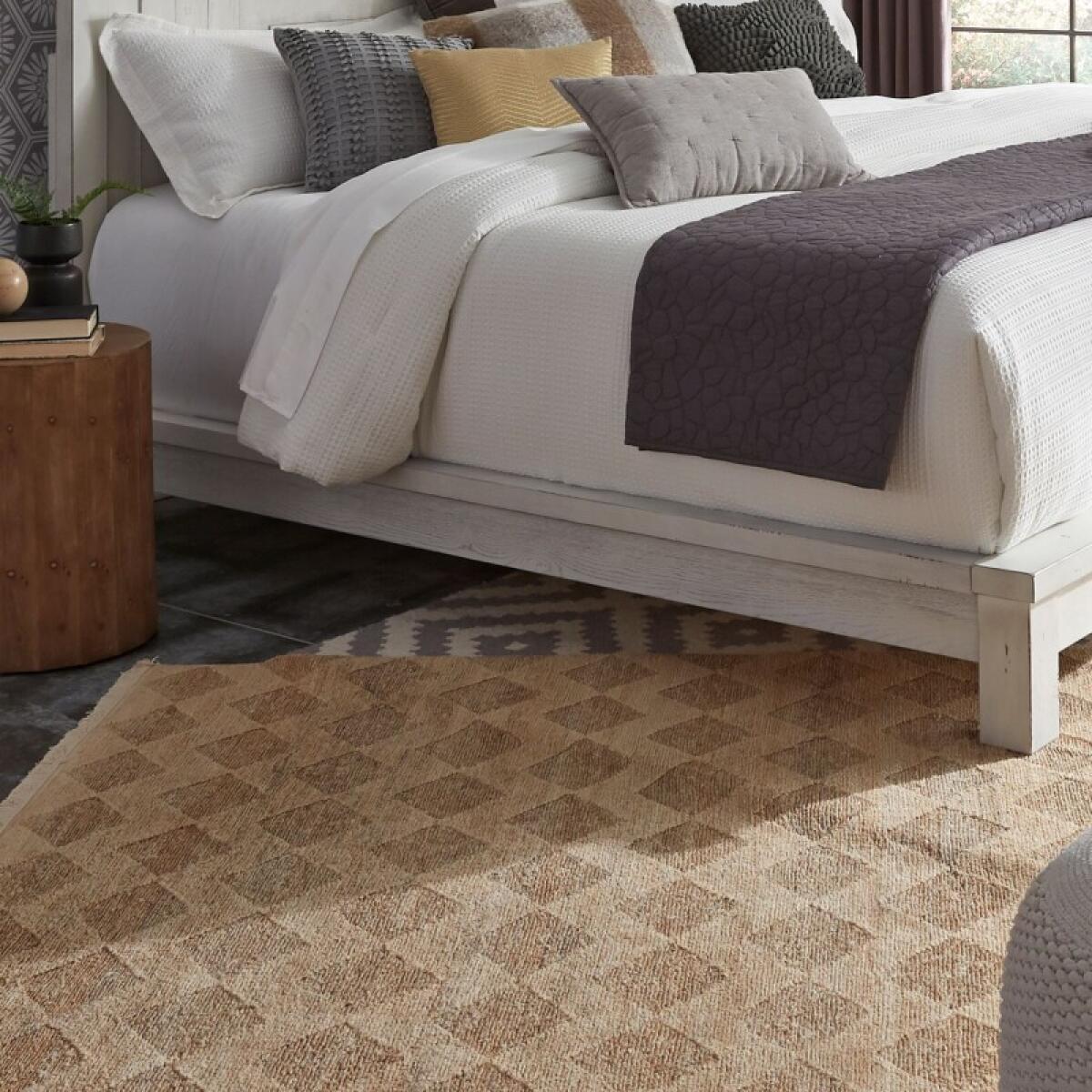0d1926e8d30b1fed1d52e5e3b81bff78 Platform Bed Rails - Image 1