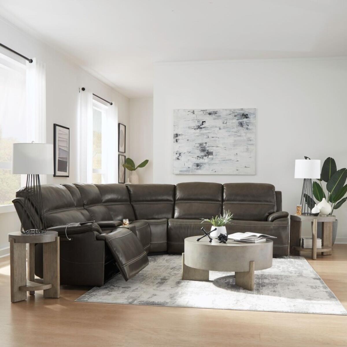 0d1eaa85a265398f079c8e55e3493160 Bentley 6 Piece Sectional - Image 1