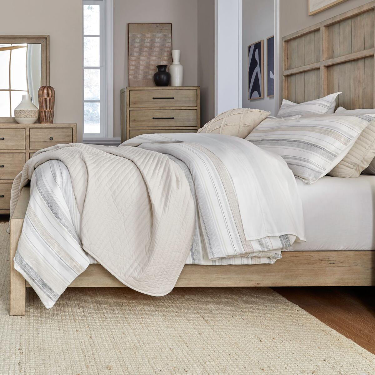 175ff2b78491d5fe8bf3cd0da90ccbaf Cal King Panel/Poster Bed Rails - Image 1