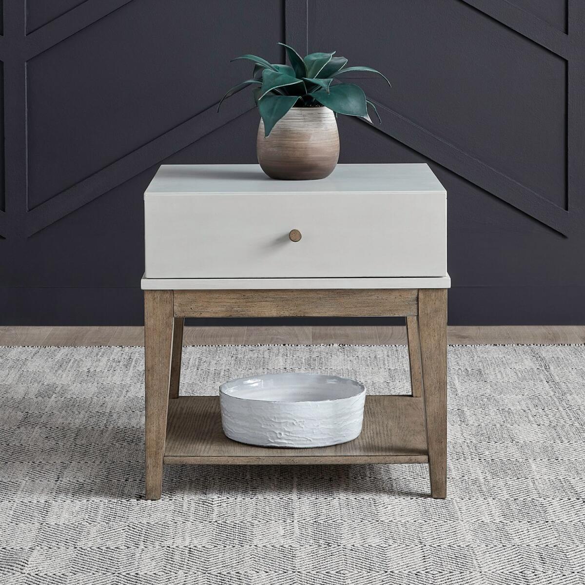 512d9925e22e87c93ad673215dc6121e Berkley Square End Table - Image 1