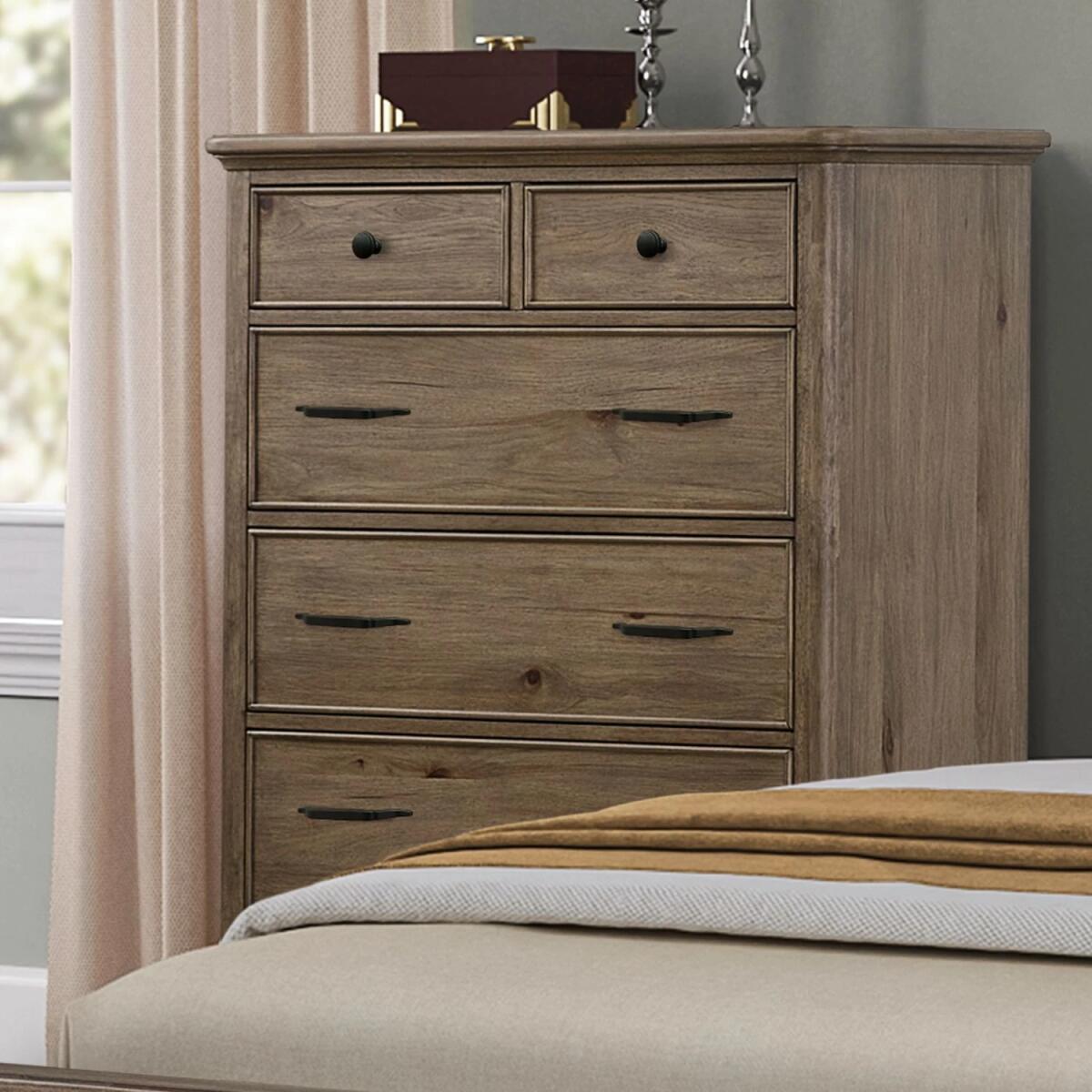 f313fbff58ae2ffd07e2f45e2abf5103 6 Drawer Chest - Image 1