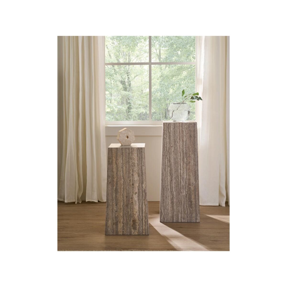 b421de848f050a95ab0fd4e1614c6450 Avaline Rollier Spot Table Large - Image 1