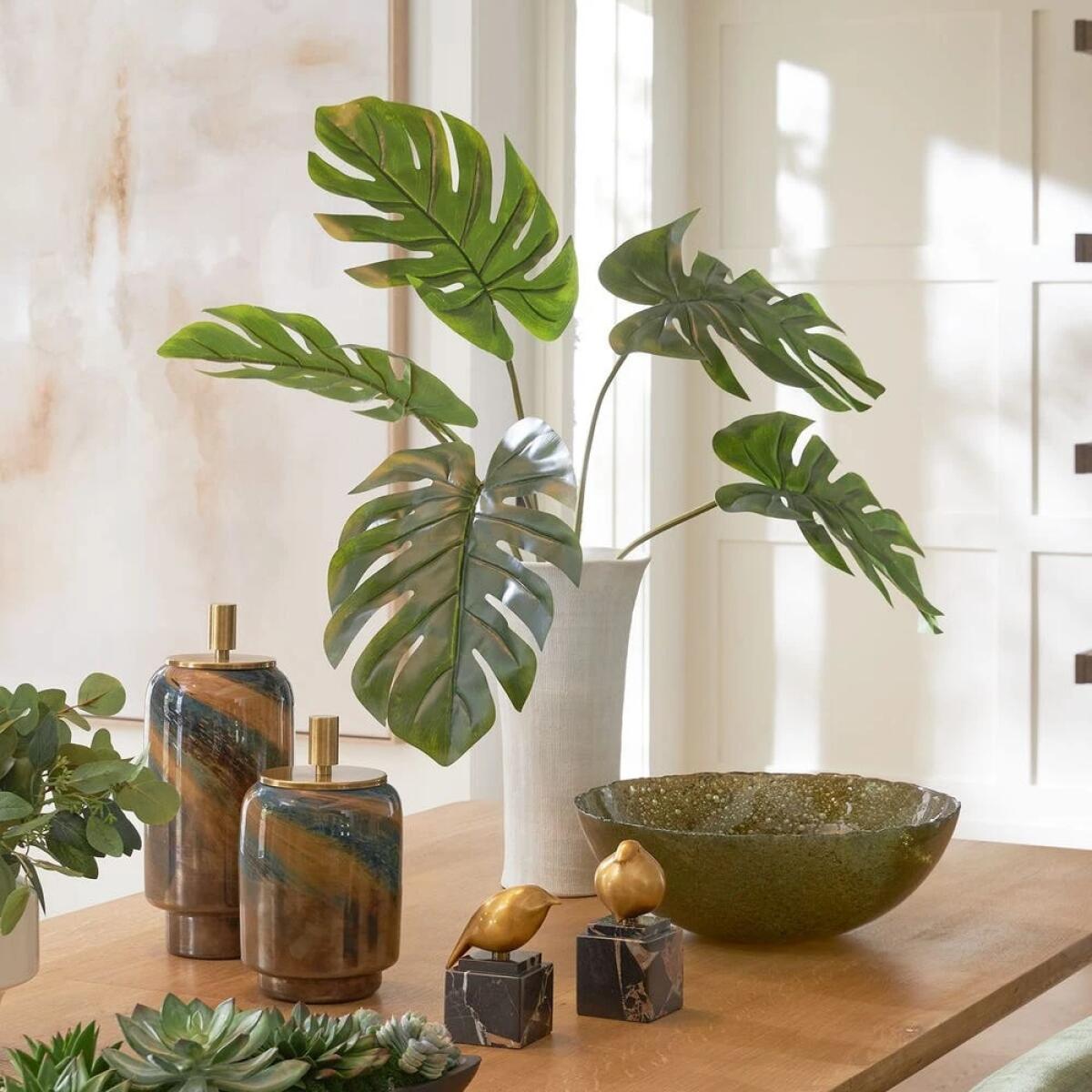 d90dde49c78396544f8be5968dfca858 Muse Monstera Centerpiece - Image 1