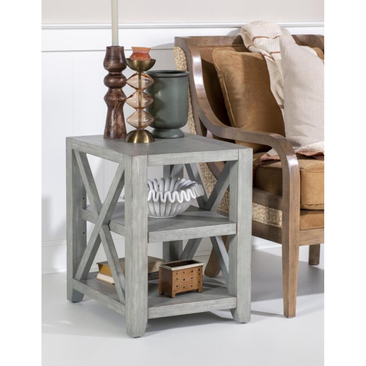 ddb931d424ea0b506c42aa95b5e3179a Chairside Table - Image 1