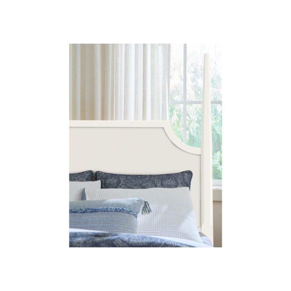 9abd9654ff8d80d5baf725fdea7b62b3 Pencil Poster Bed - Image 1